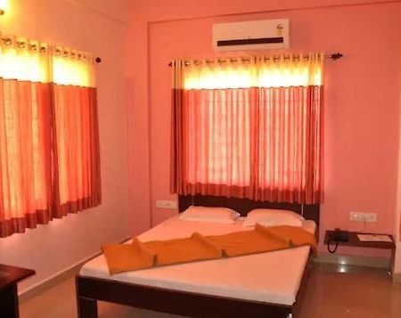Hotel Mahakal Tulsi Сомнатх Экстерьер фото